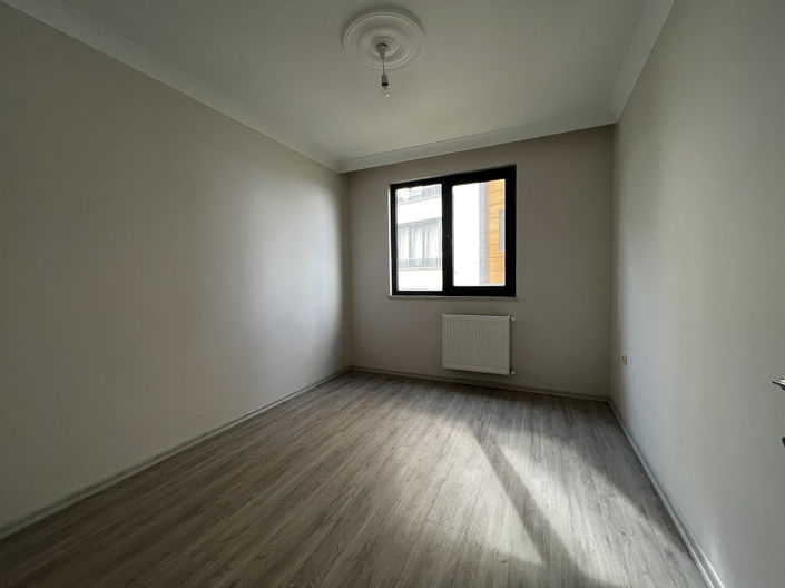 Image No.24-3 Bed Apartment for sale