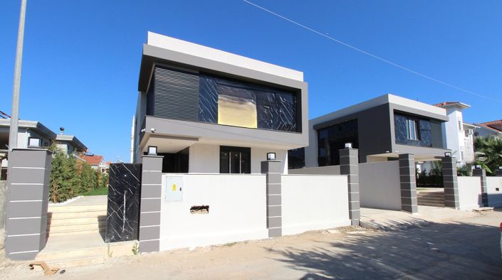 Image No.1-4 Bed House/Villa for sale