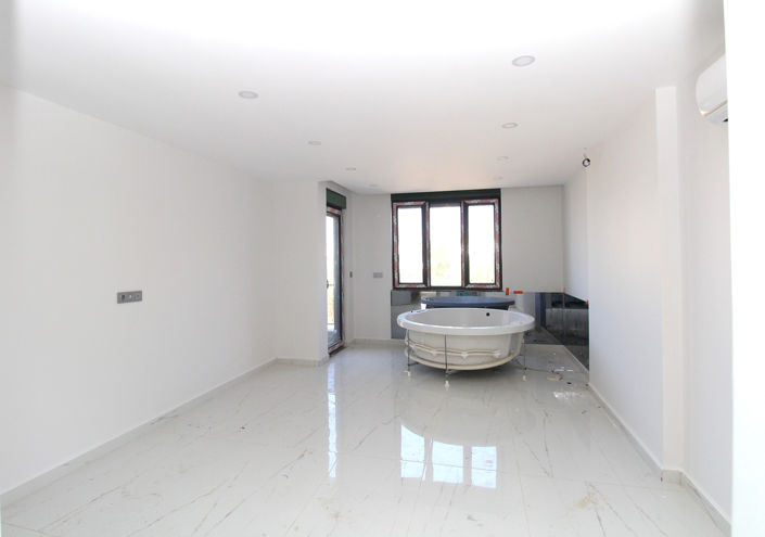 Image No.22-4 Bed House/Villa for sale