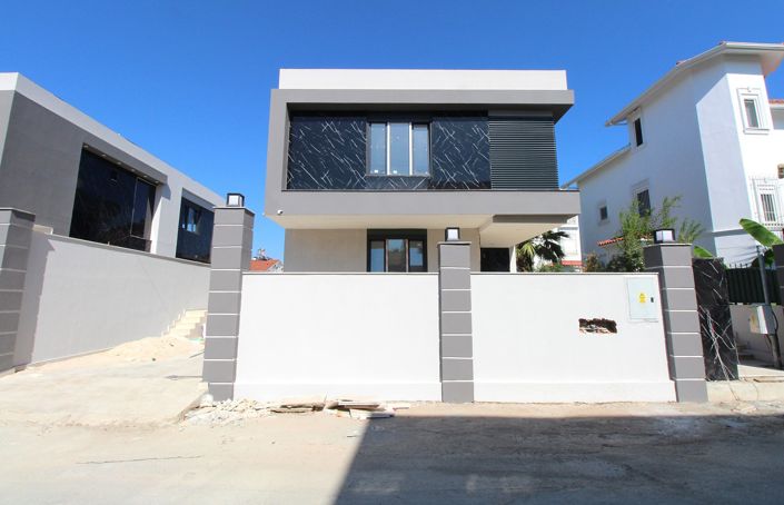 Image No.3-4 Bed House/Villa for sale