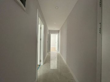 Interior 8