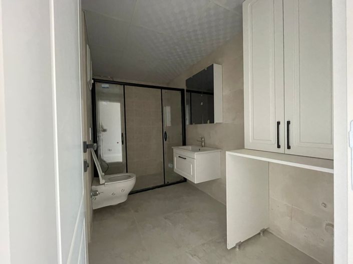 Image No.21-5 Bed Apartment for sale