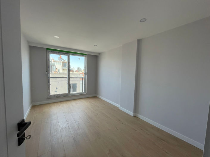 Image No.23-5 Bed Apartment for sale