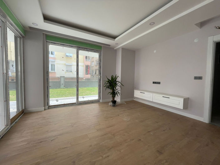 Image No.8-5 Bed Apartment for sale