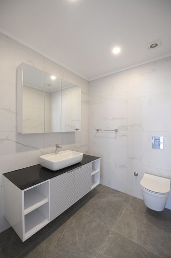 Image No.15-4 Bed Apartment for sale