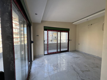 Interior 5