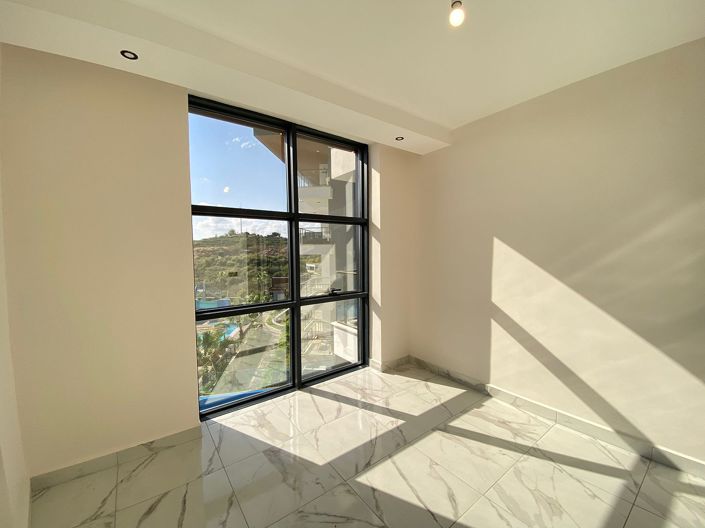 Image No.21-3 Bed Apartment for sale