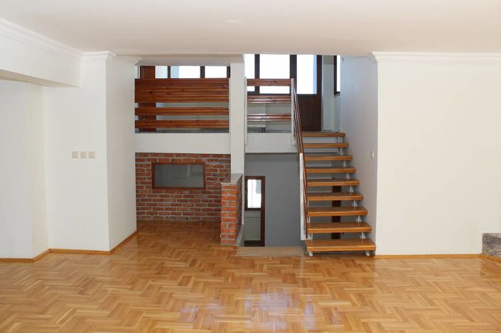 Image No.12-5 Bed Apartment for sale