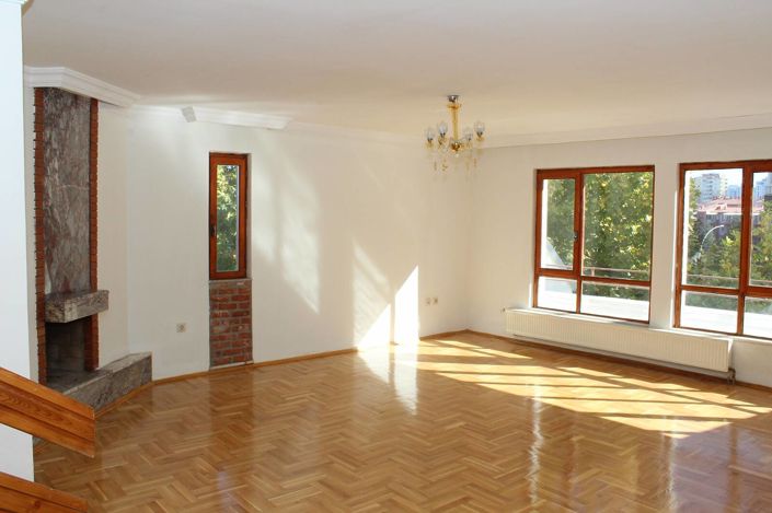 Image No.9-5 Bed Apartment for sale