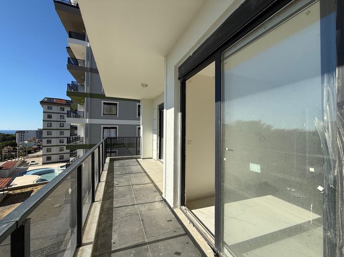 Image No.12-5 Bed Apartment for sale