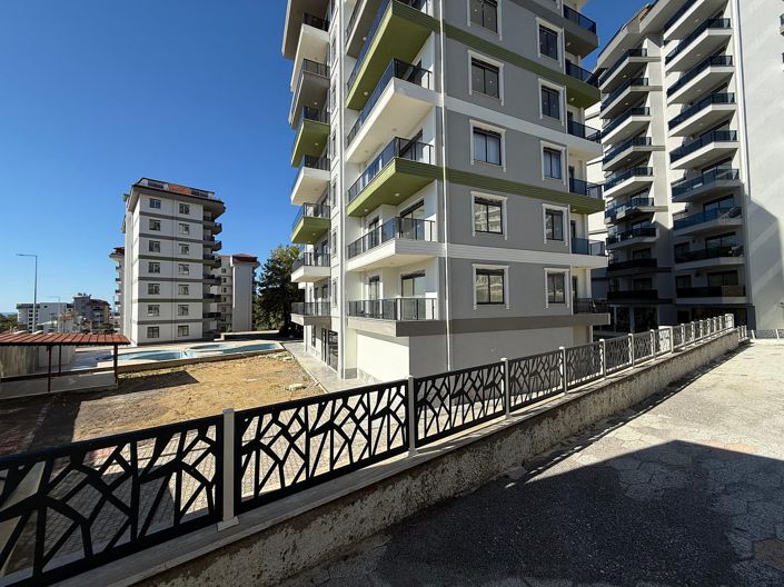 Image No.5-5 Bed Apartment for sale