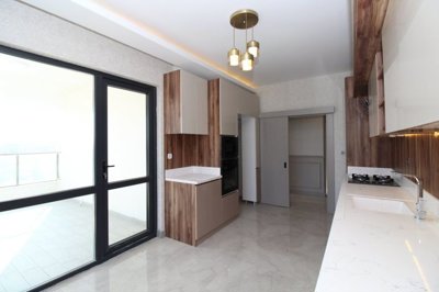 Interior 5