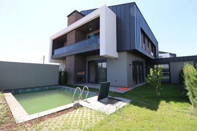 Exterior 1