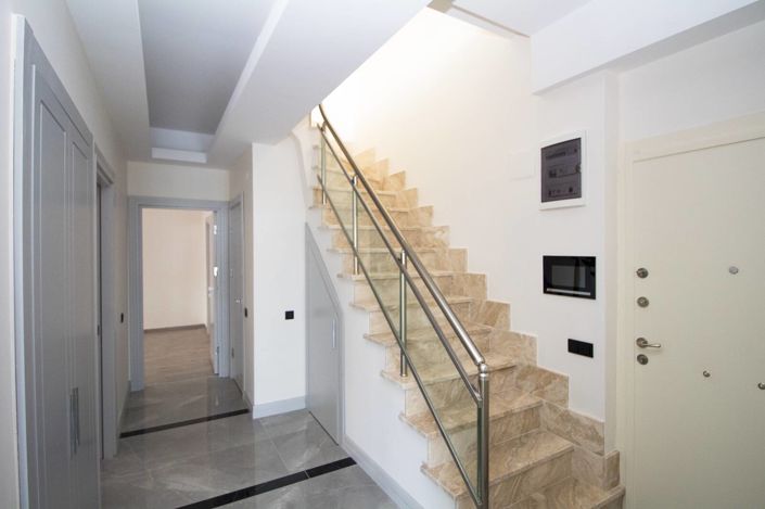 Image No.38-5 Bed Apartment for sale