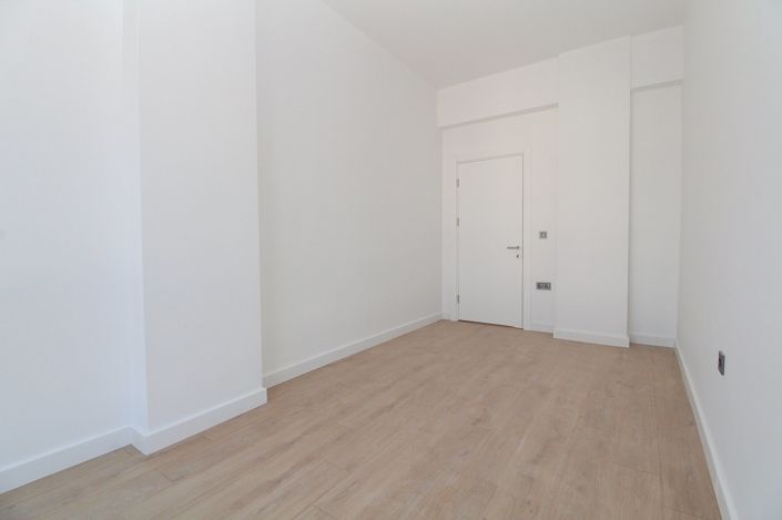 Image No.11-3 Bed Apartment for sale