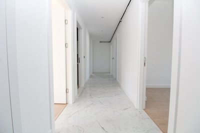 Interior 10