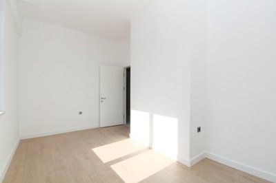 Interior 4
