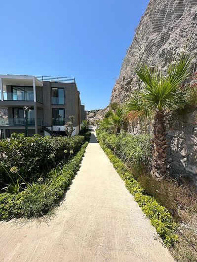 Image No.12-3 Bed Apartment for sale