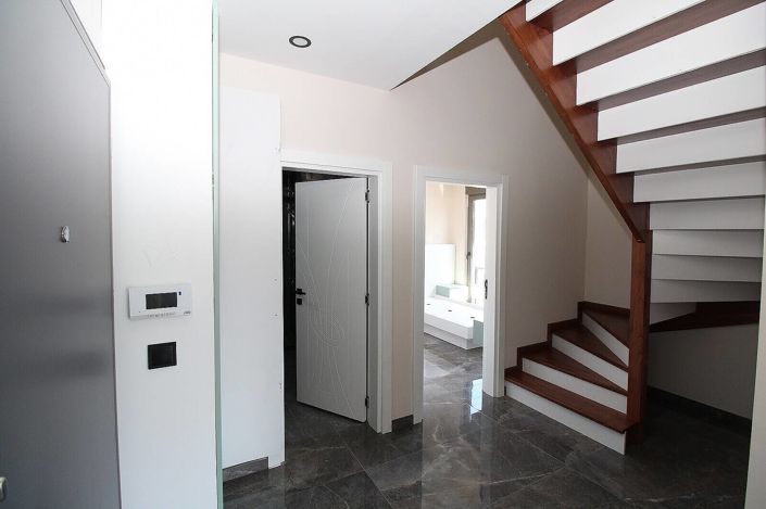 Image No.55-1 Bed Apartment for sale