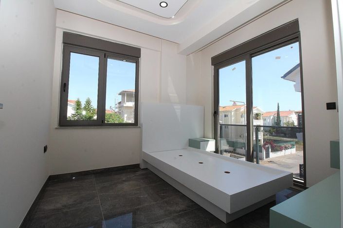 Image No.63-1 Bed Apartment for sale