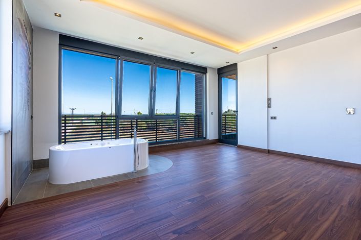 Image No.22-4 Bed House/Villa for sale