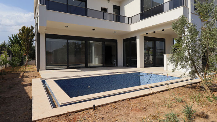 Image No.2-4 Bed House/Villa for sale