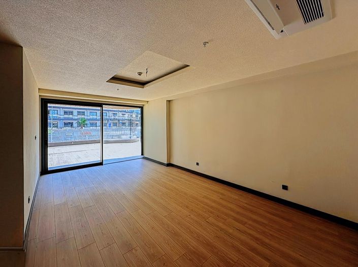 Image No.26-5 Bed Apartment for sale