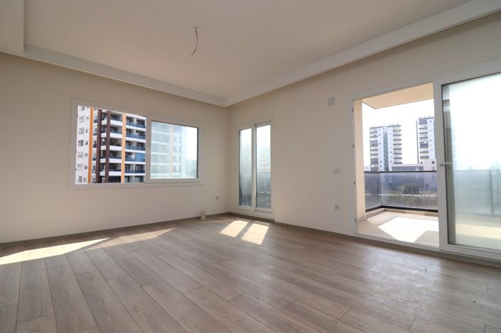 Image No.10-3 Bed Apartment for sale