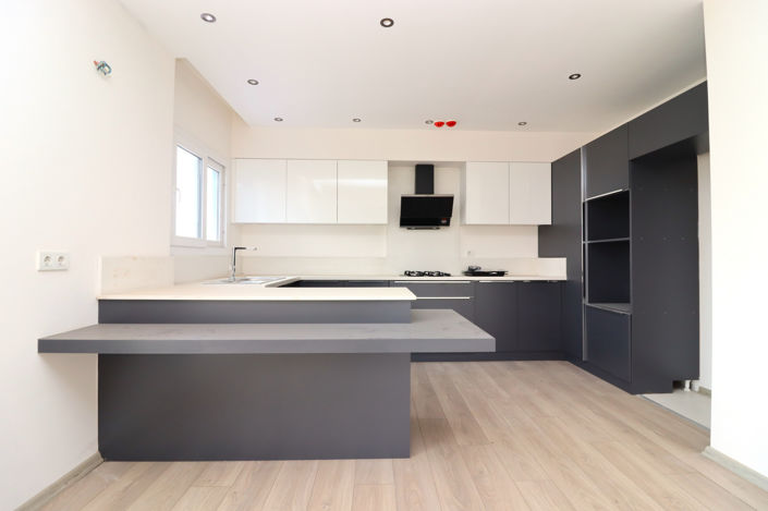 Image No.13-3 Bed Apartment for sale