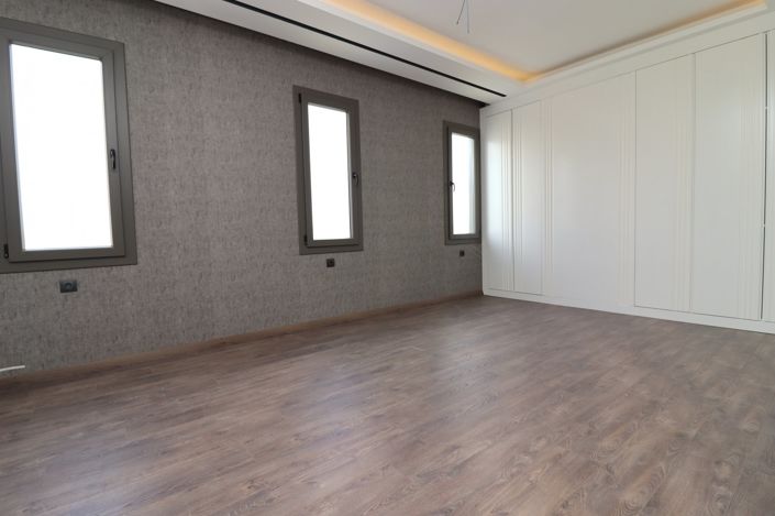 Image No.15-4 Bed Apartment for sale