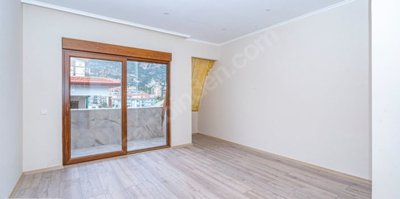 Interior 7