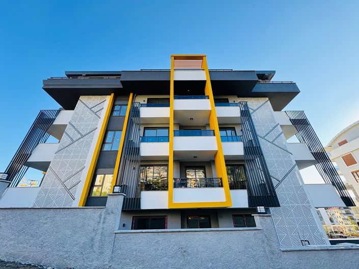 Image No.1-4 Bed Apartment for sale