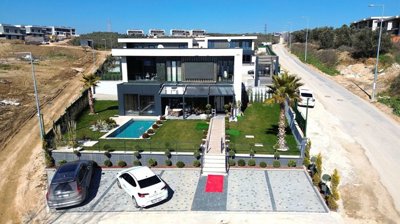 Exterior 2