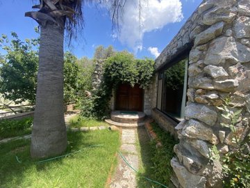Exterior 6