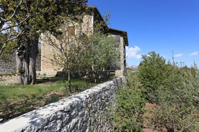 Exterior 4