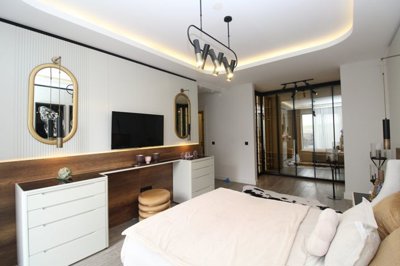 Interior 11