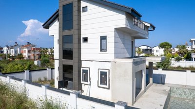 Exterior 3