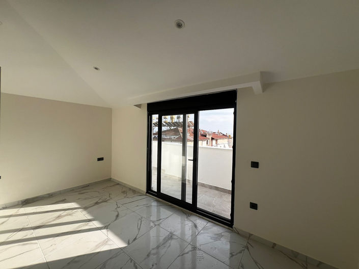 Image No.12-2 Bed Apartment for sale