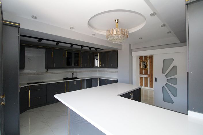 Image No.10-4 Bed Apartment for sale