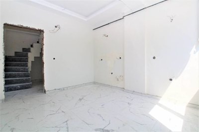 Interior 5