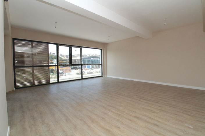 Image No.9-1 Bed Commercial for sale