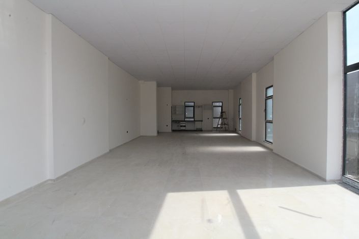 Image No.18-2 Bed Commercial for sale