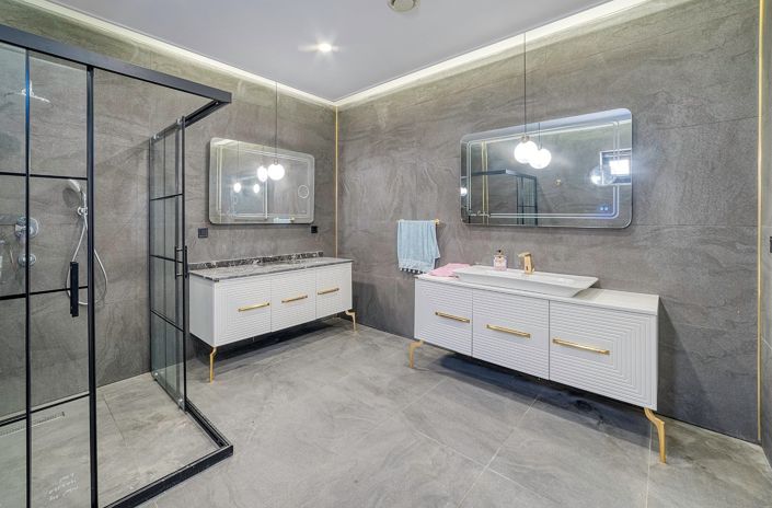 Image No.28-8 Bed House/Villa for sale