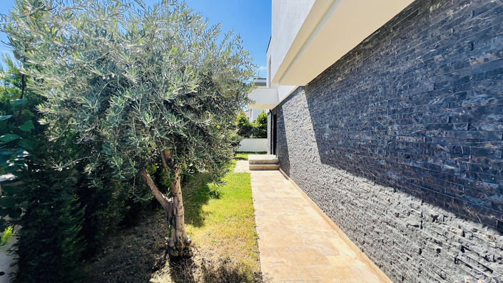 Image No.3-4 Bed House/Villa for sale