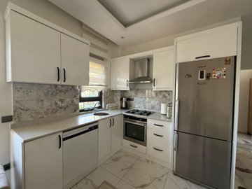 Interior 4