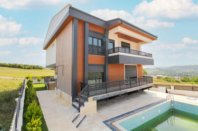 5 Bed House/Villa for sale