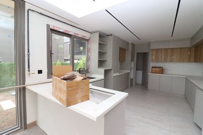 Interior 5