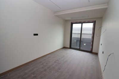 Interior 6
