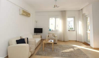 Interior 5