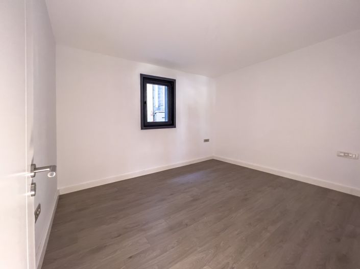 Image No.23-3 Bed Apartment for sale